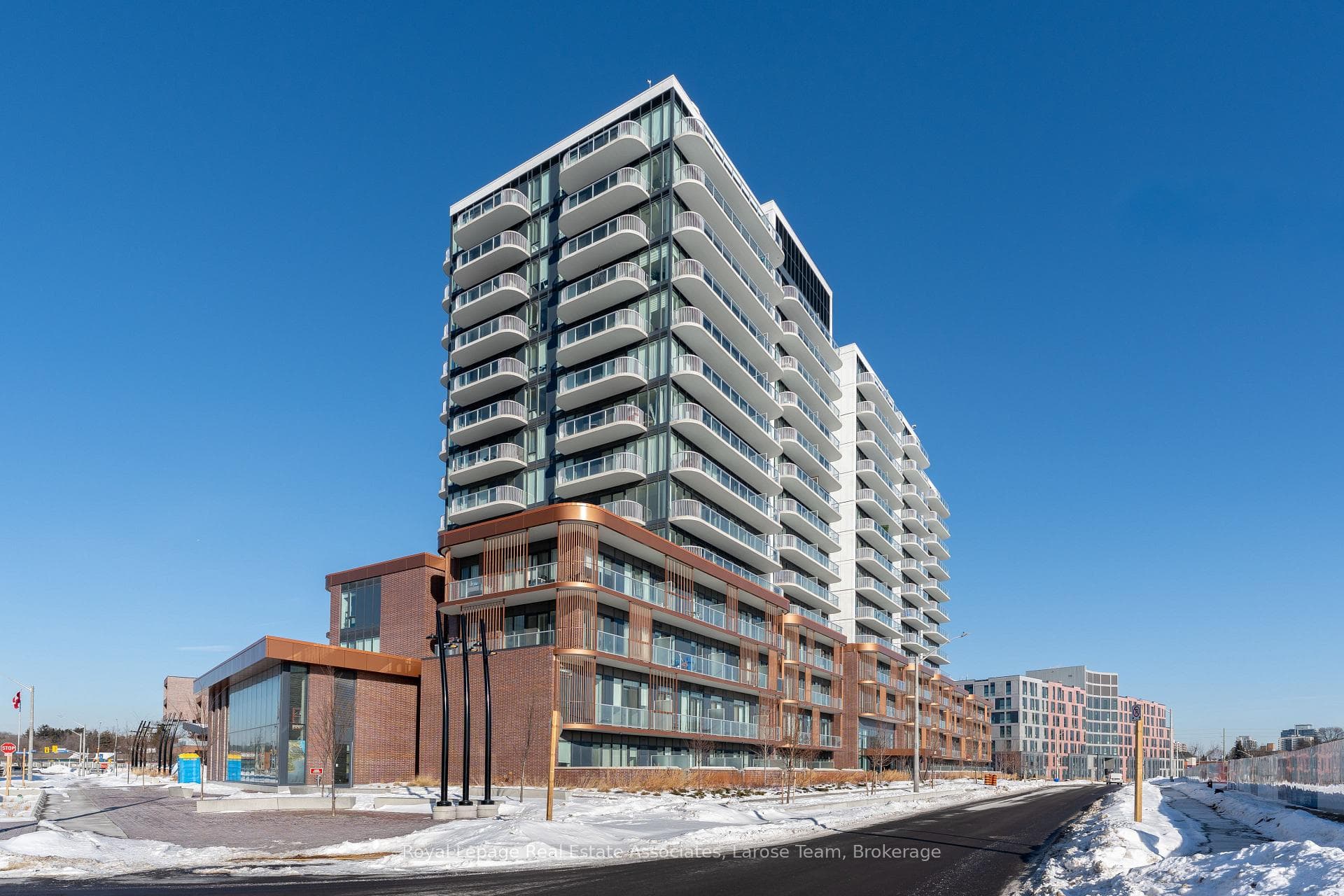 220 Missinnihe Way Unit 702, Mississauga, ON L5H 0A9 - Photo 1