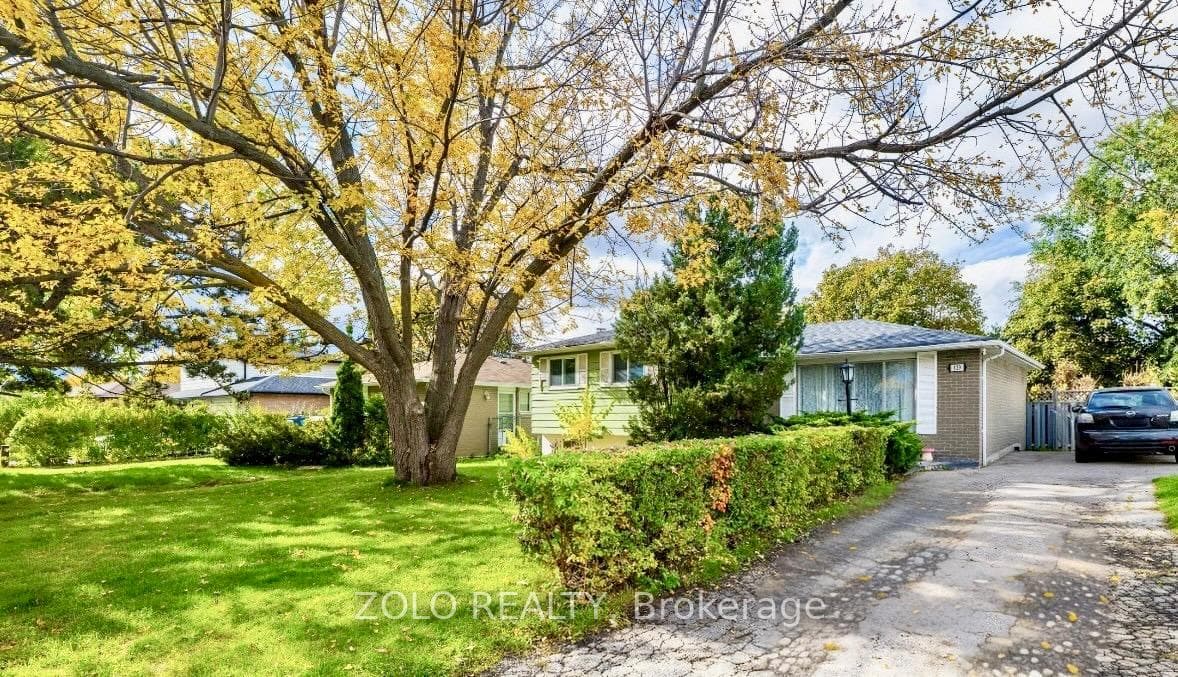 129 Folkstone Crescent, Brampton, ON L6T 3M6 - Photo 1