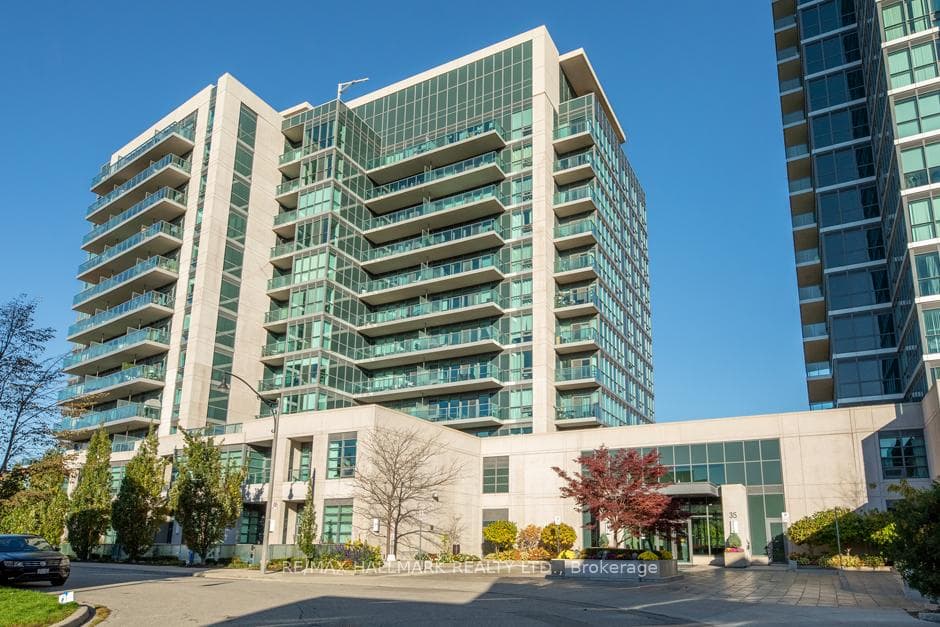 35 Brian Peck Cres