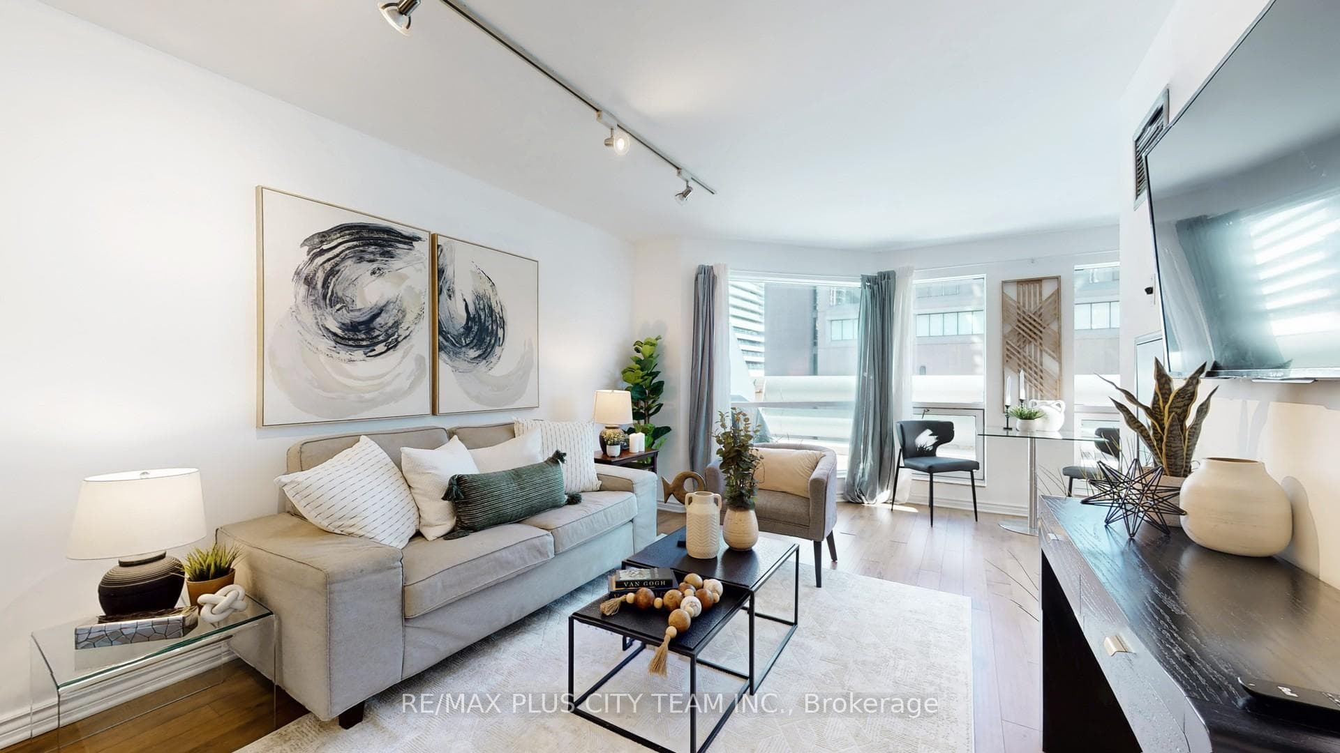 10 Yonge Street Unit 310, Toronto C01