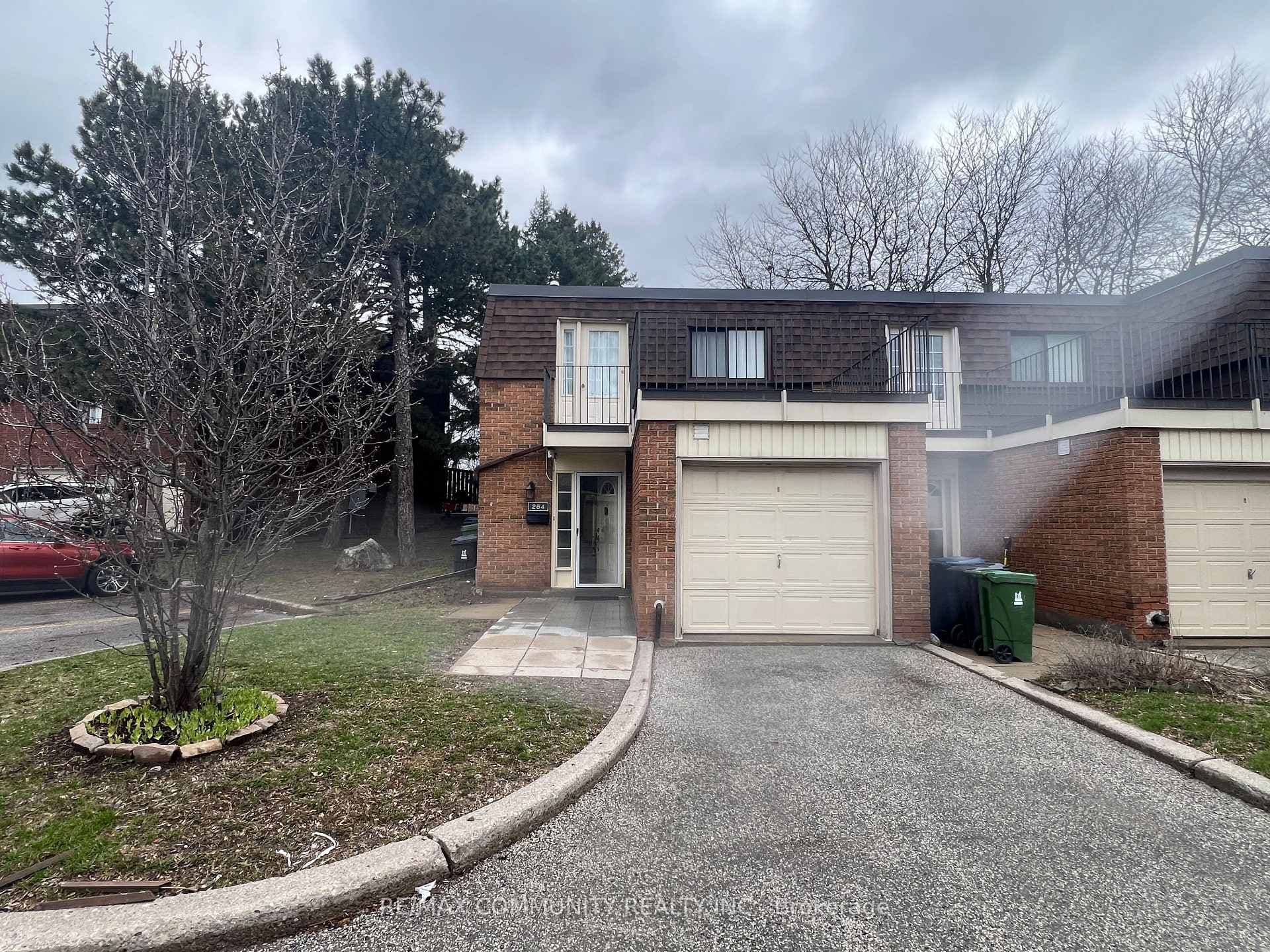 284 Sprucewood Court, Scarborough Village / Eglinton East, ON M1W 1P8 - Photo 1