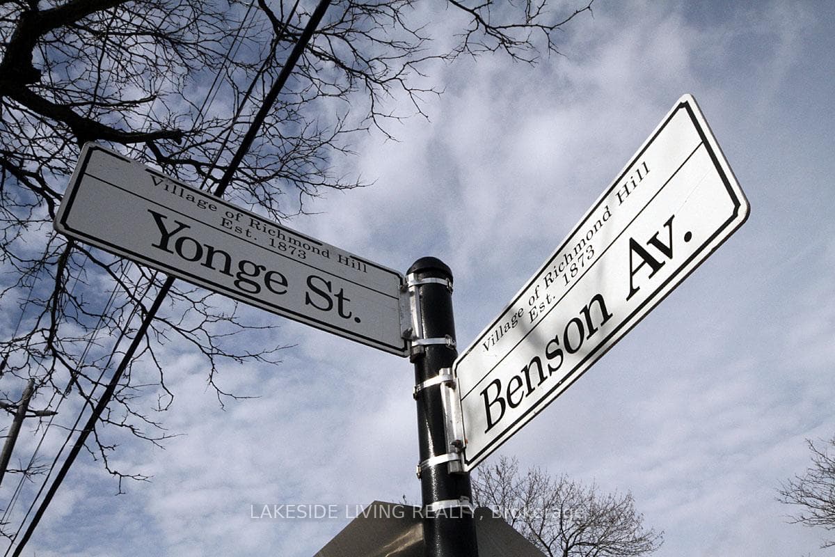 10376 Yonge Street Unit 702, Richmond Hill, ON L4C 3B8 - Photo 1