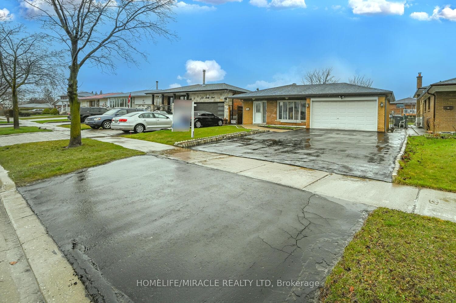 7517 Lully Court, Mississauga, ON L4T 2P2 - Photo 1