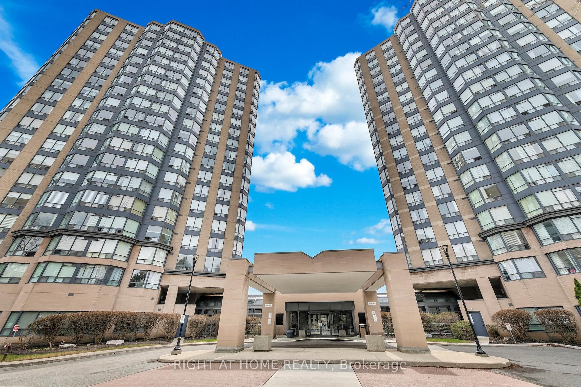 3 Hickory Tree Road Unit 102, York / Weston, ON M9N 3W5 - Photo 1