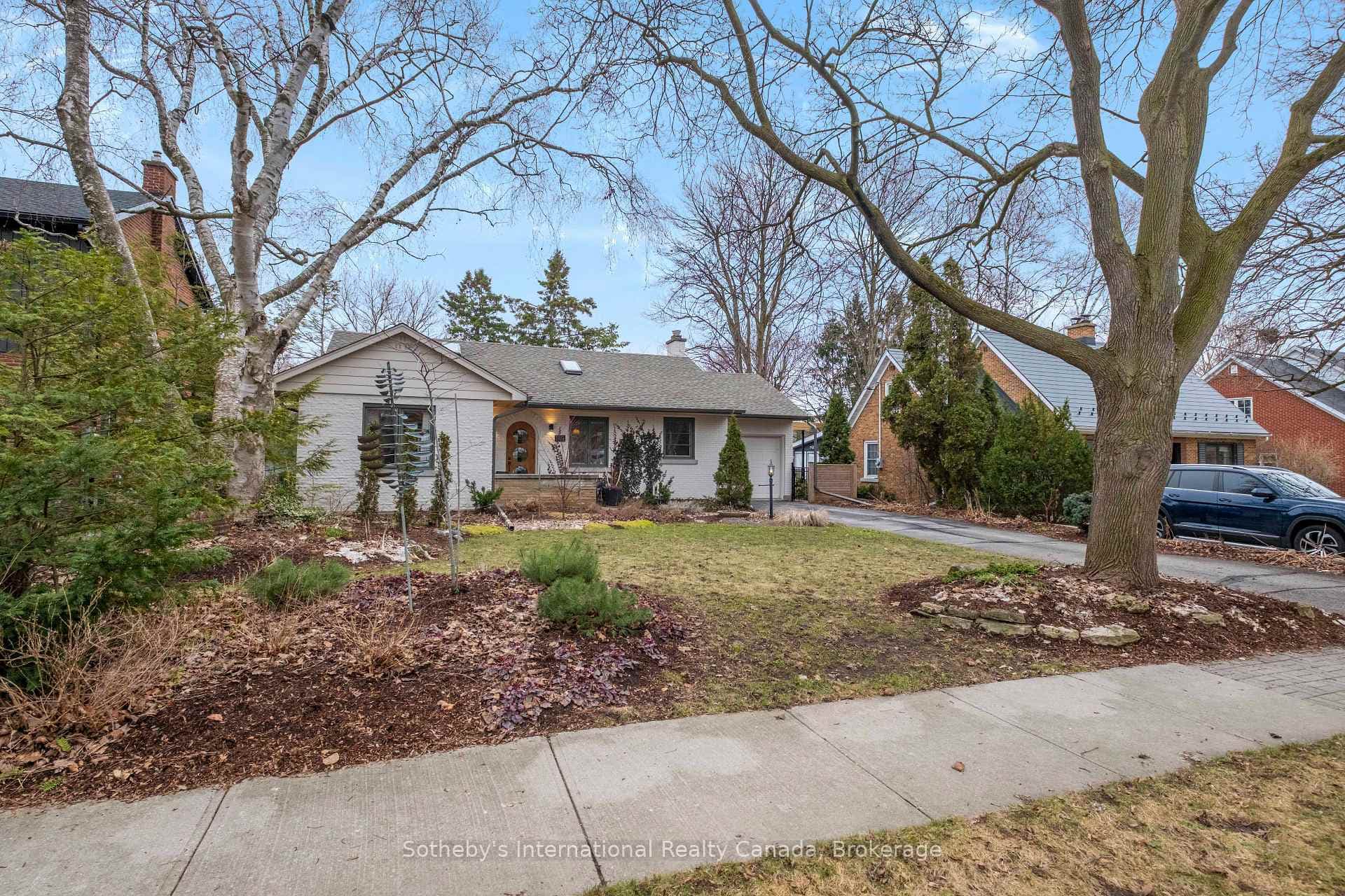 189 Forsyth Drive, Waterloo, ON N2L 1A1 - Photo 1