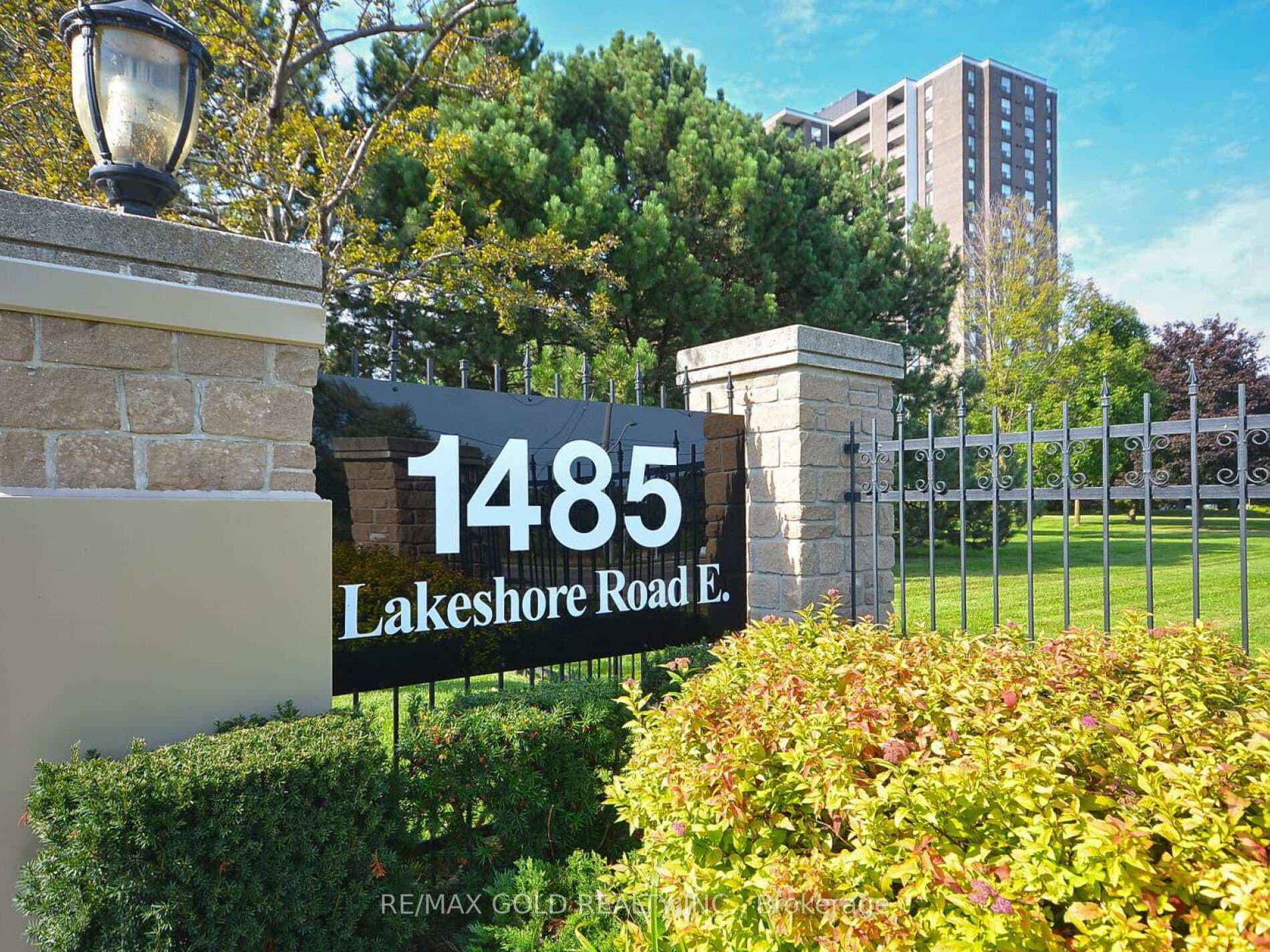 1485 Lakeshore Road Unit 416, Mississauga, ON L5E 3G2 - Photo 1