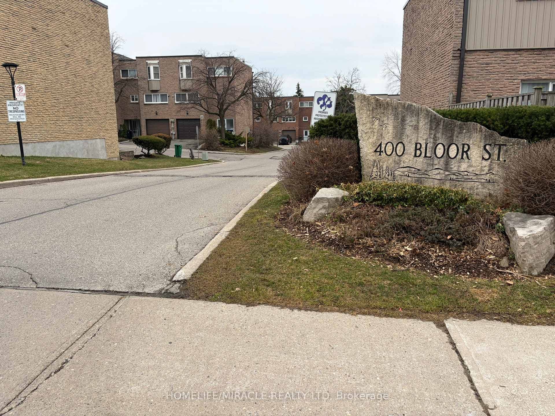 400 Bloor Street Unit 58, Mississauga, ON L5A 3M8 - Photo 1