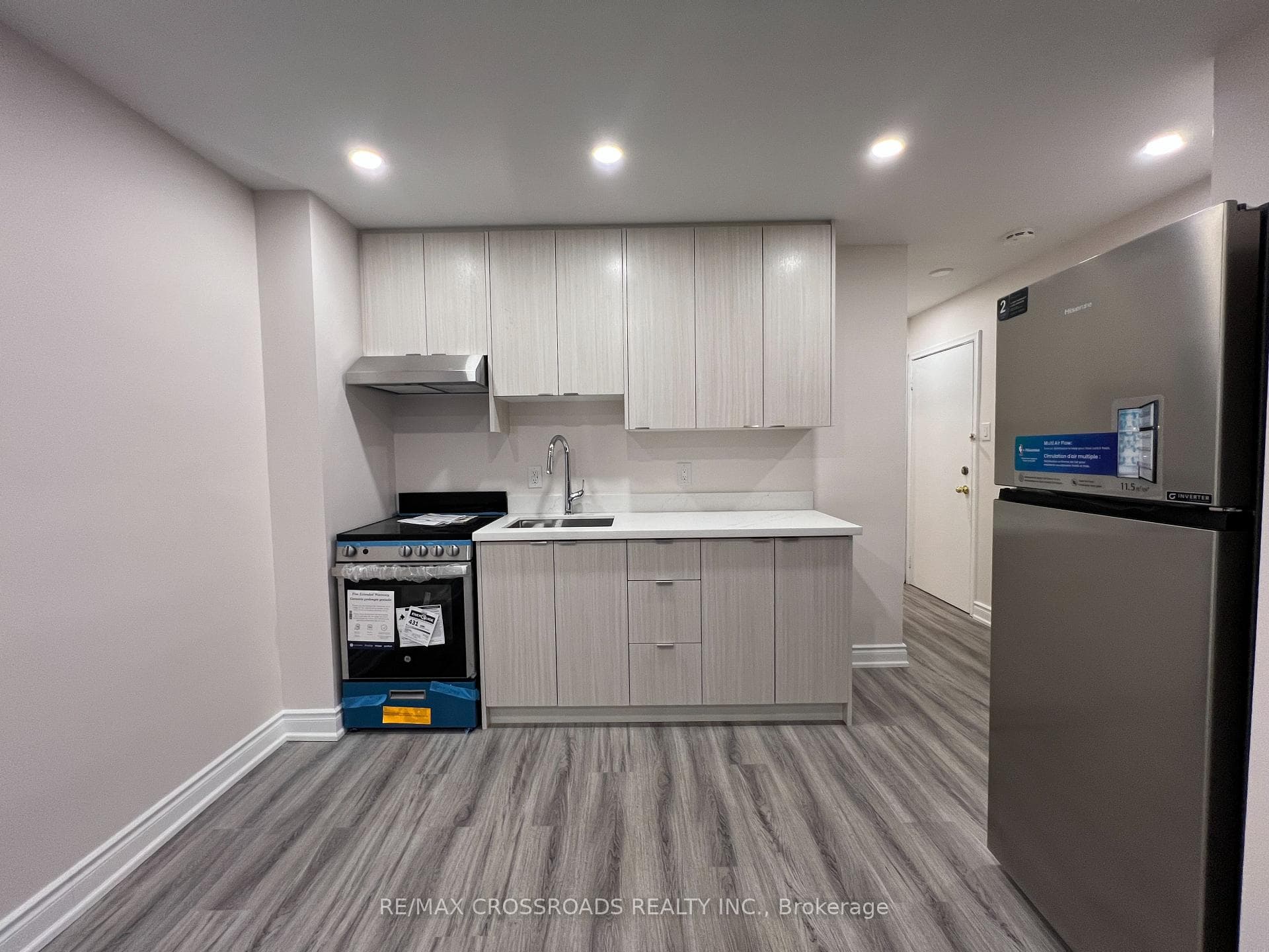 1324B GERRARD Street Unit APT 1, Riverdale / Leslieville, ON M4L 1Z1 - Photo 1