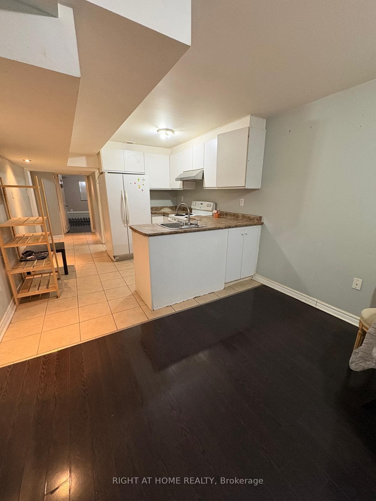 BSMT - 5292 Longhouse Crescent, Mississauga, ON L5R 3S4 - Photo 1
