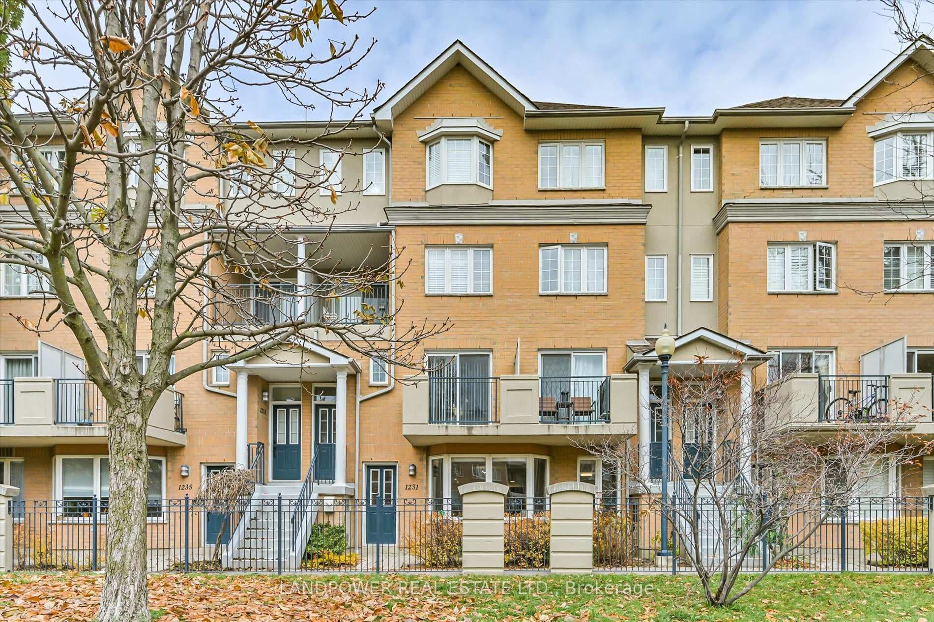 28 Sommerset Way Unit 1231, Willowdale / Newtonbrook, ON M2N 6W7 - Photo 1