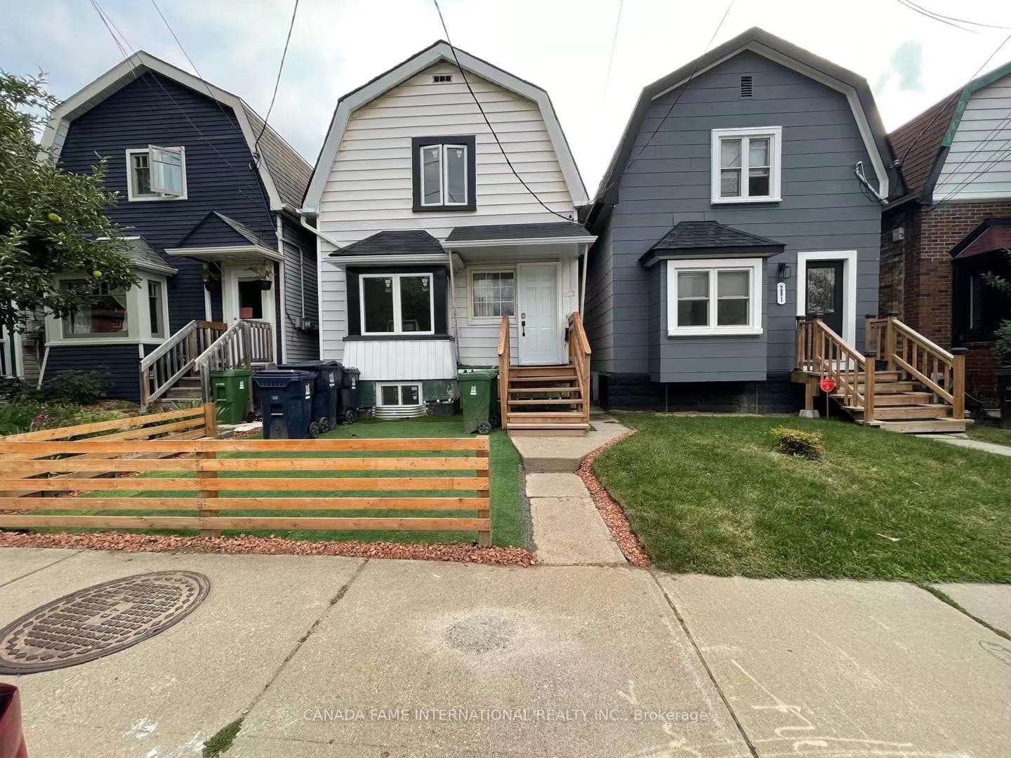 283 Harvie Avenue, Keelesdale / Eglinton West, ON M6E 4L1 - Photo 1