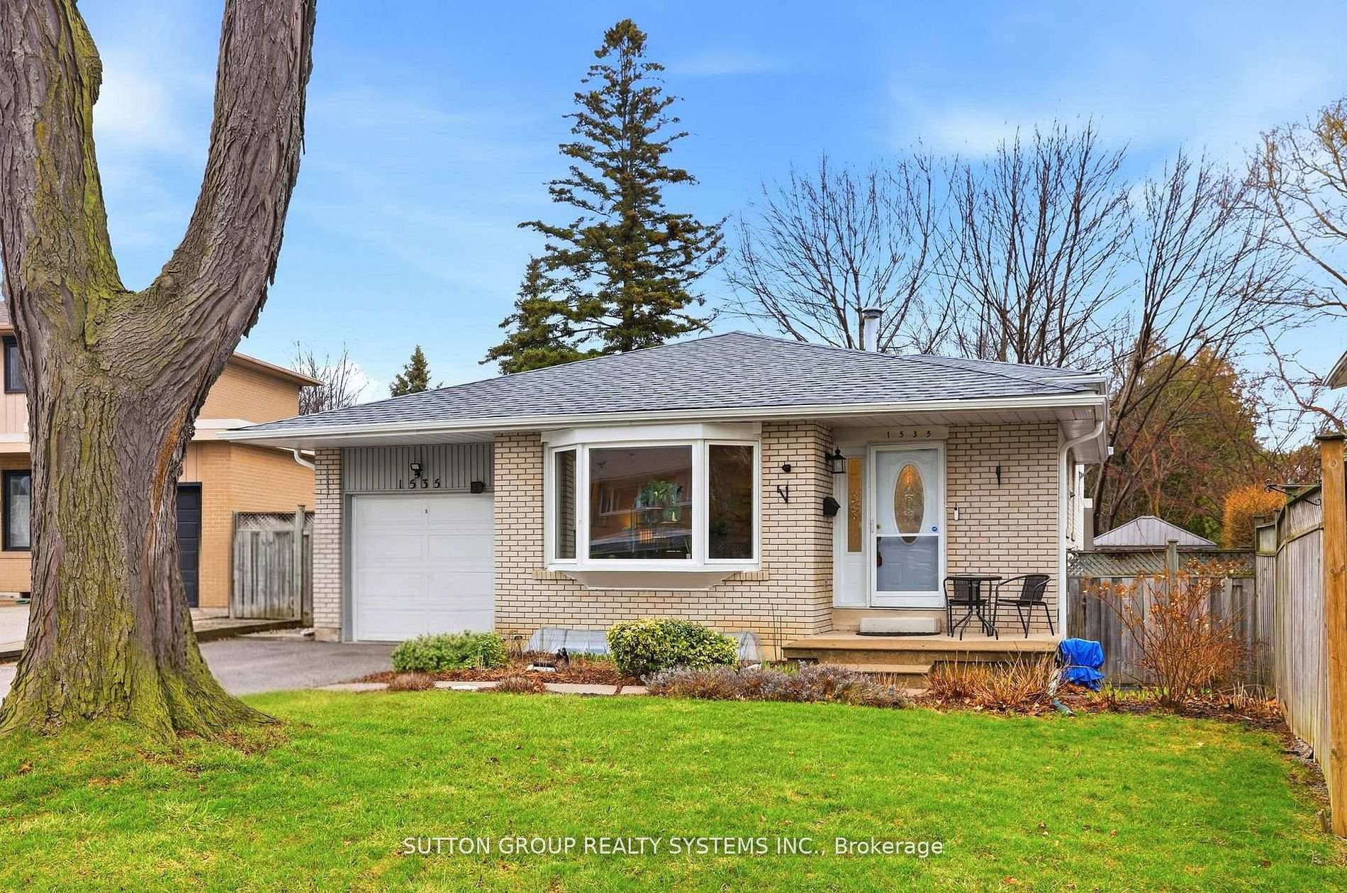 1535 Thetford Court, Mississauga, ON L5J 3N2 - Photo 1