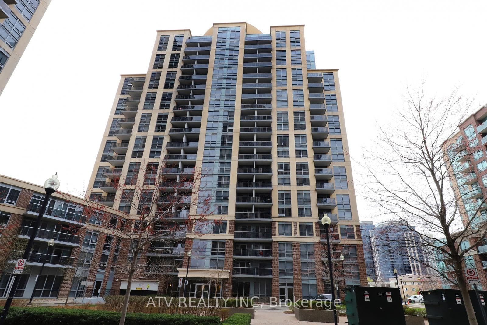 1 Michael Power Place Unit 1213, Toronto W08