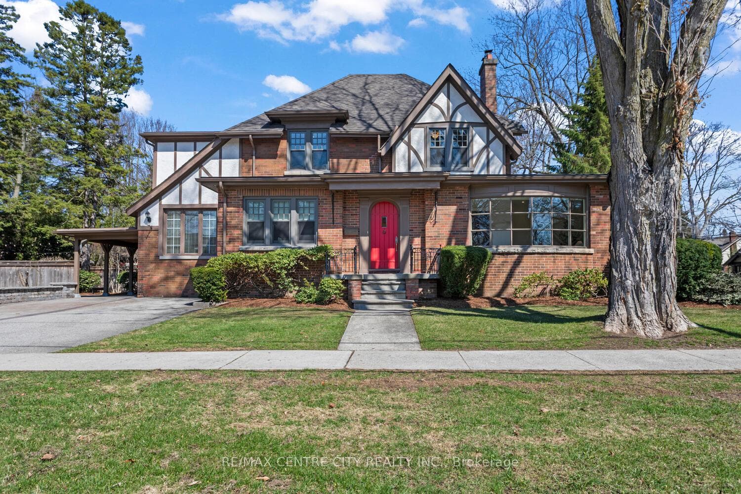 396 Victoria Street, London East, ON N5Y 4A9 - Photo 1