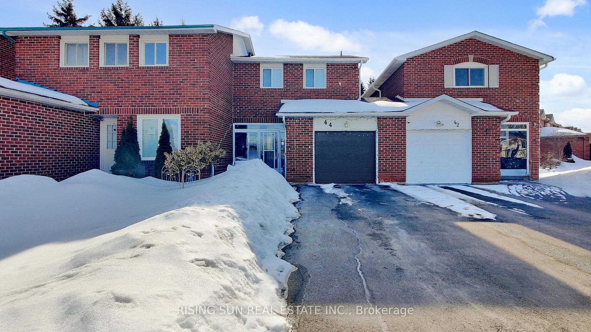 44 Whitehaven Drive, Brampton, ON L6Z 2R5 - Photo 1