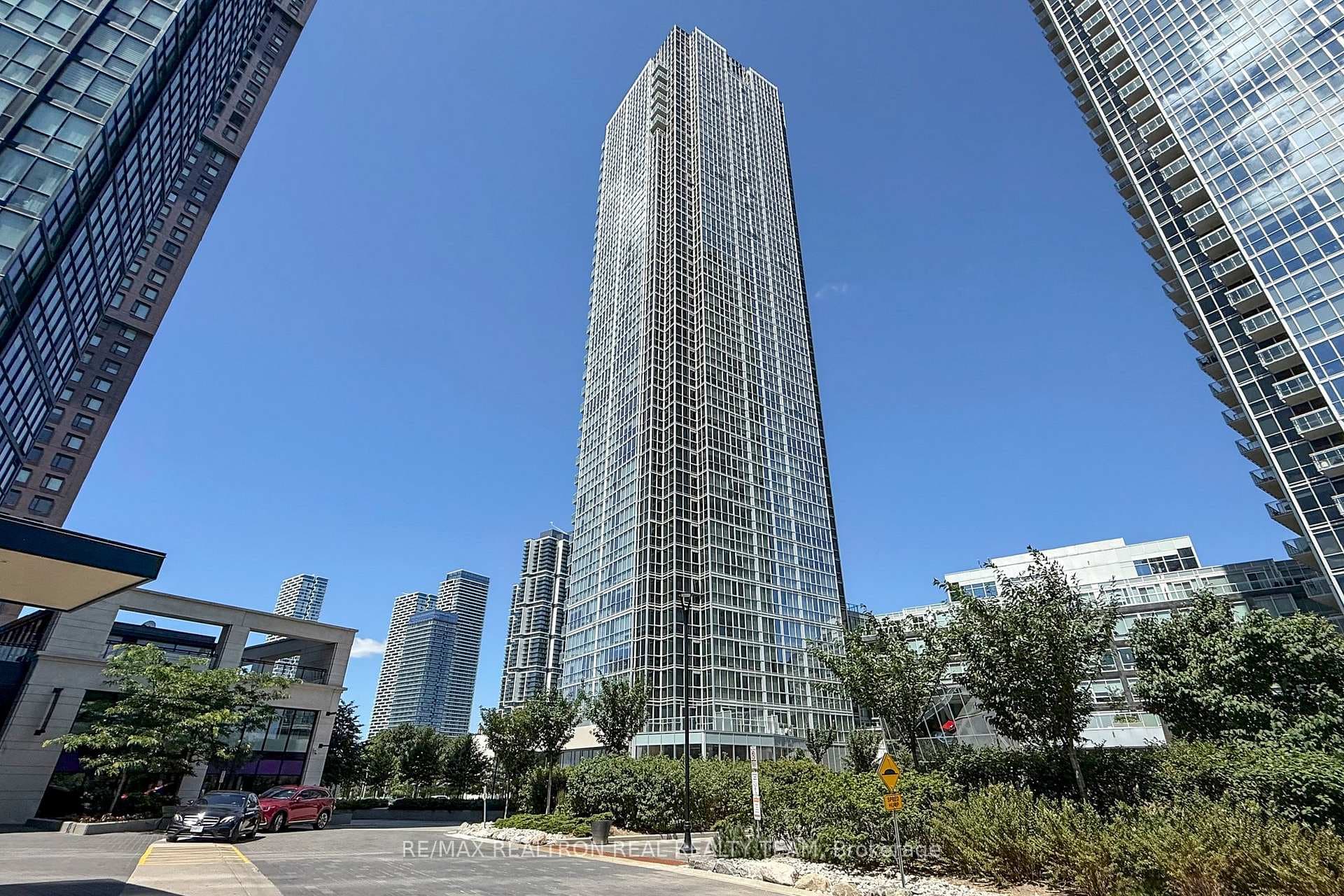 2916 Highway 7 Road Unit 2505, Vaughan, ON L4K 0K6 - Photo 1