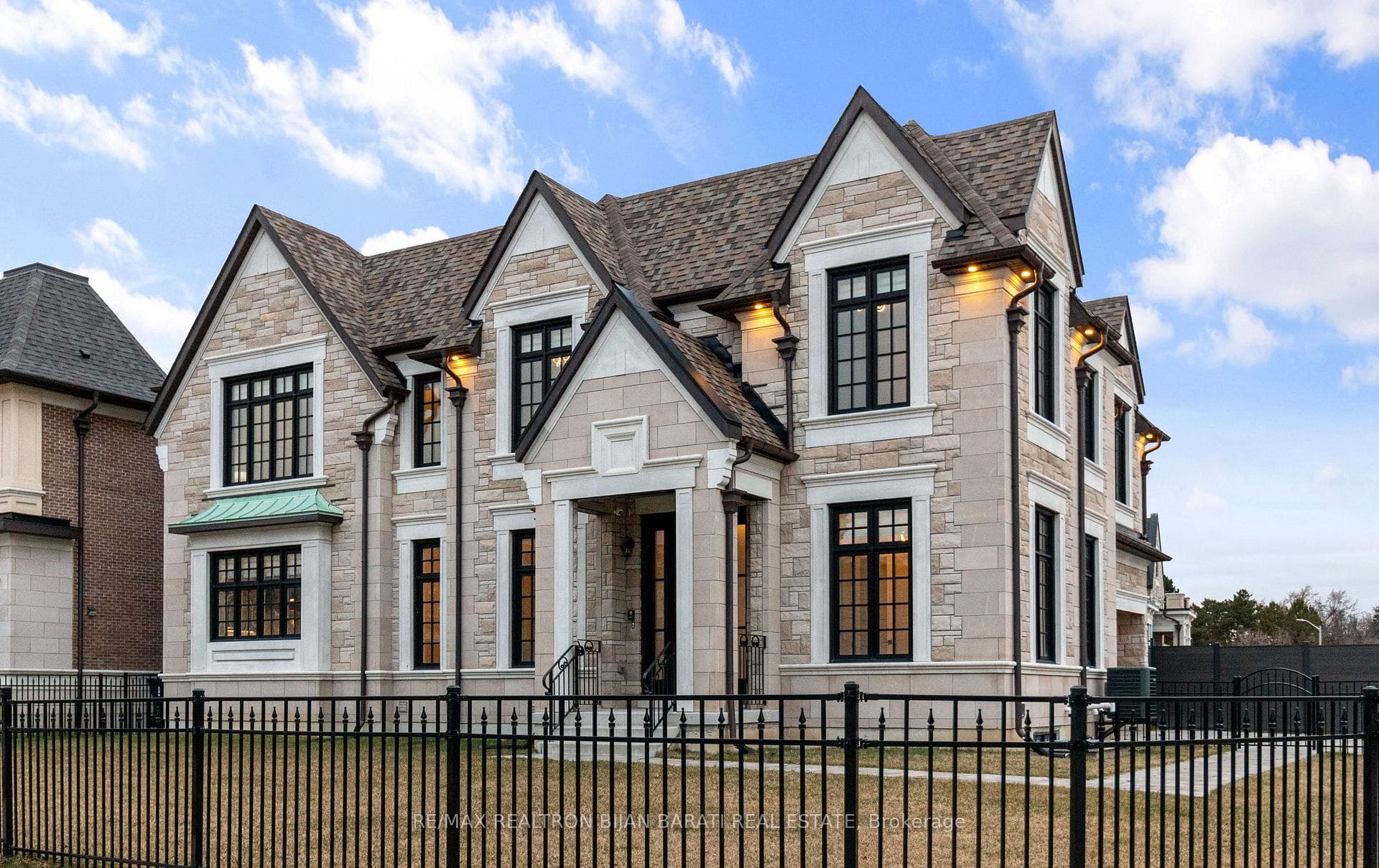 29 Ballyconnor Court, Toronto C15