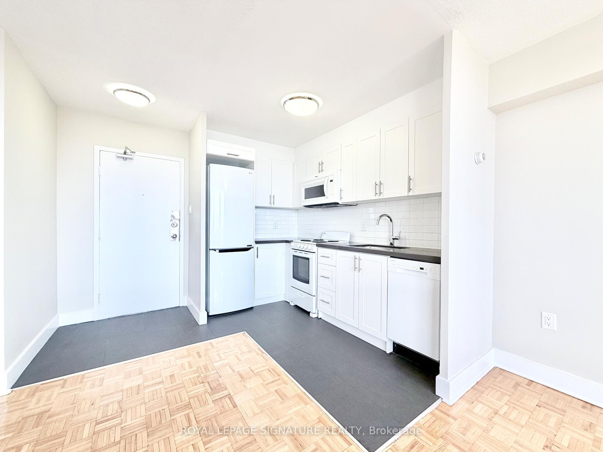 1500 Bathurst Street Unit 1103, Forest Hill / Deer Park, ON M5P 3L3 - Photo 1