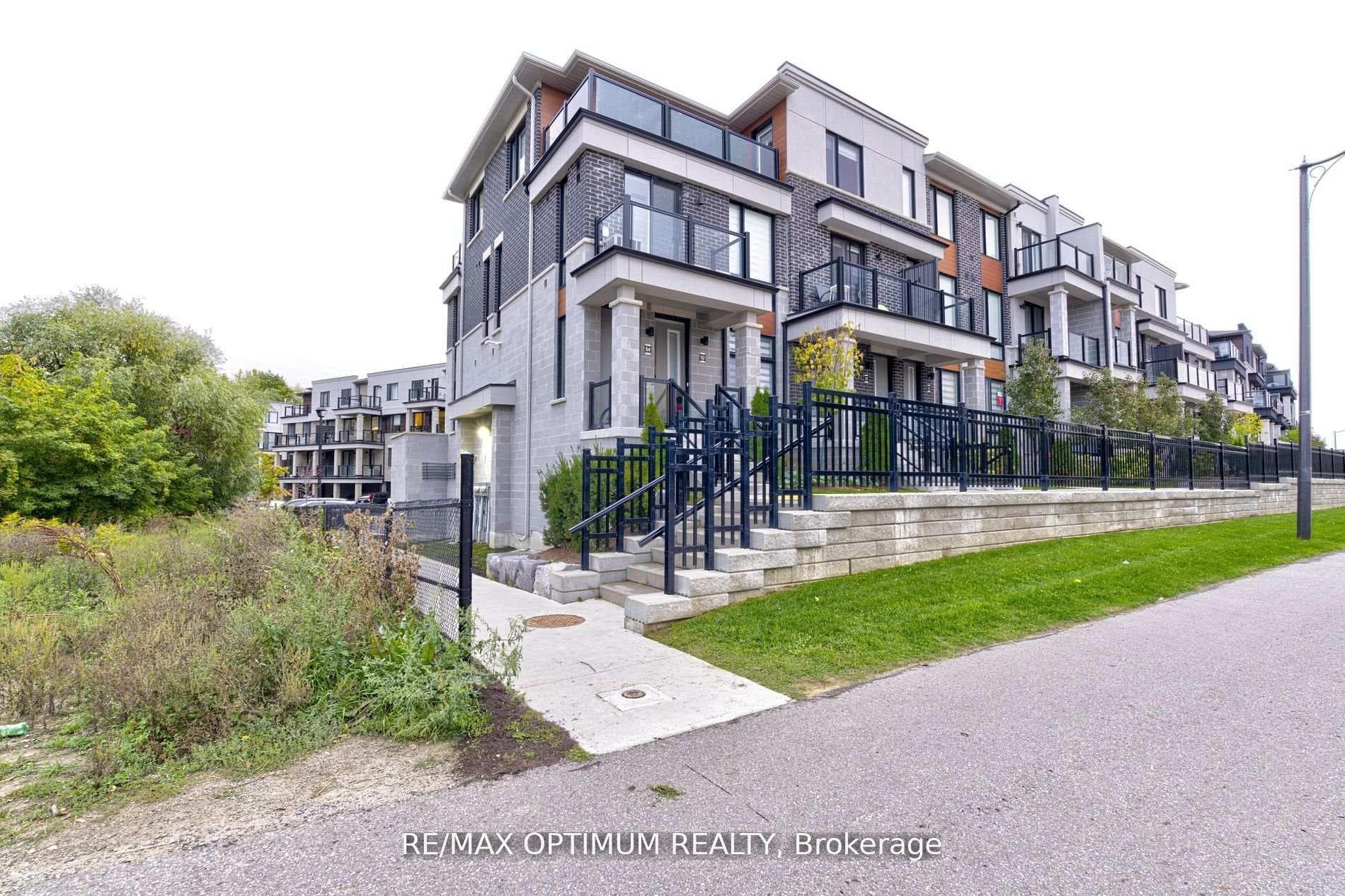 70 Knotsberry Circle Unit 54, Brampton, ON L6Y 6G1 - Photo 1