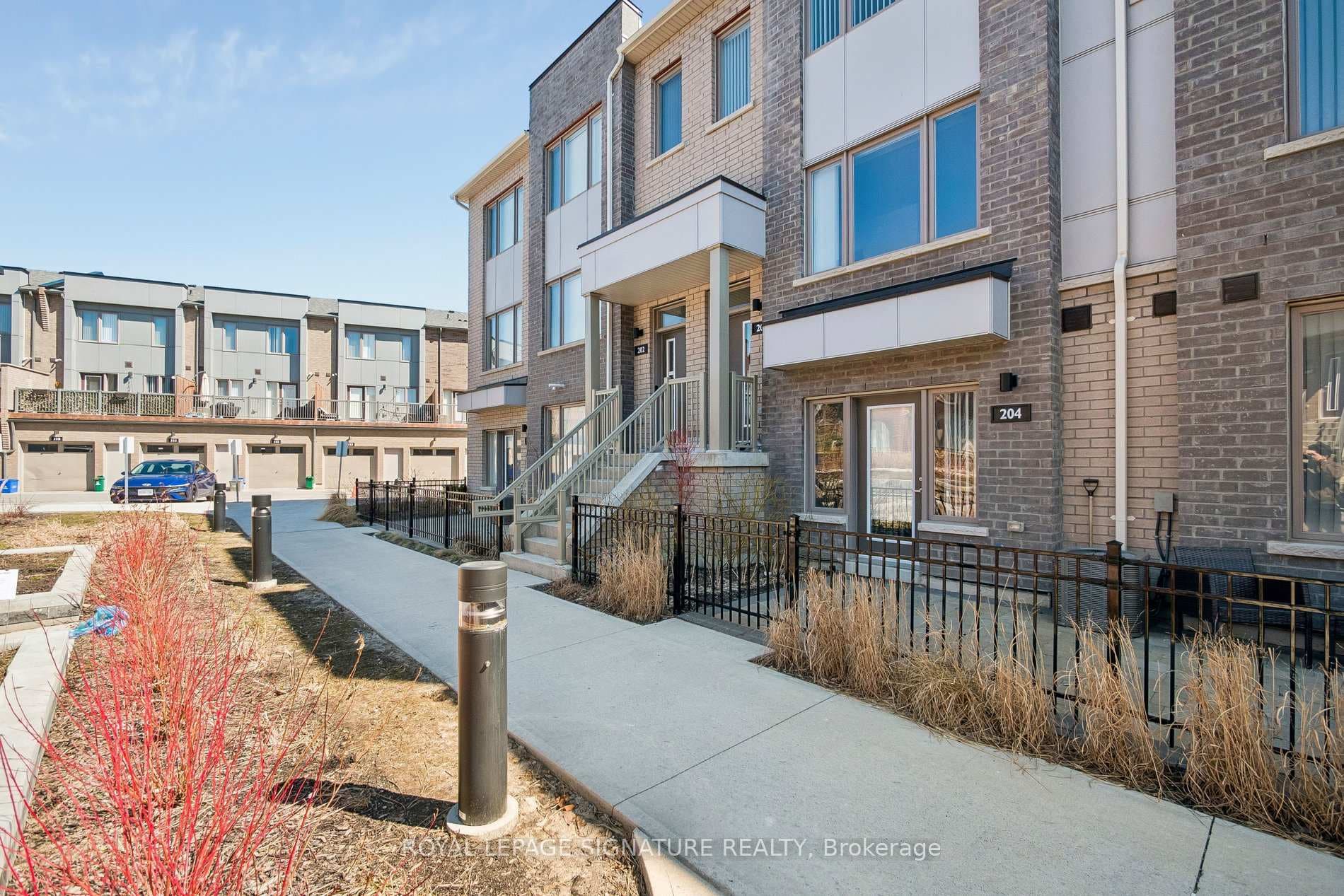 1525 Kingston Road Unit 203, Pickering, ON L1V 0E9 - Photo 1