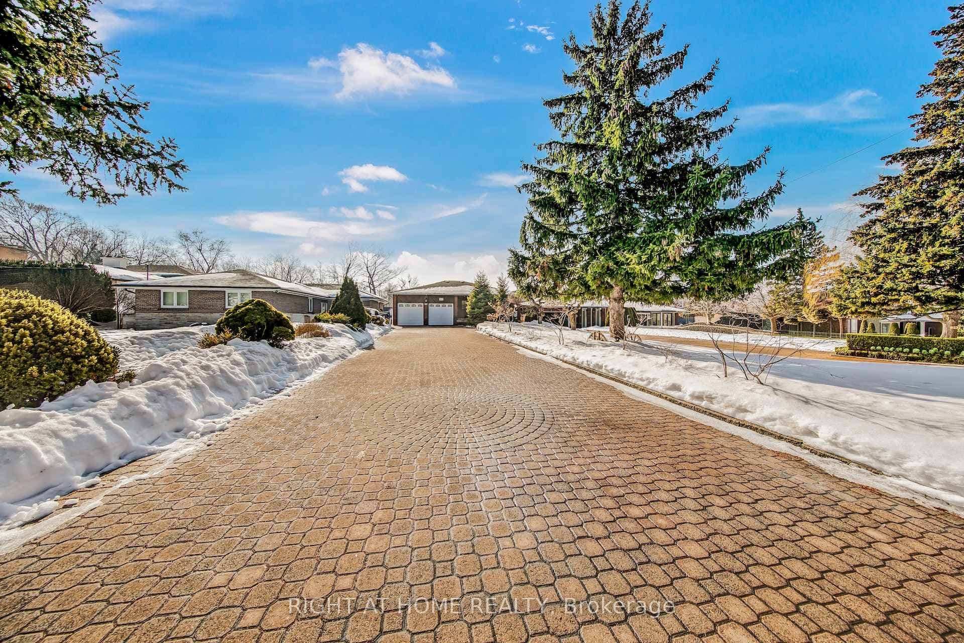 397 Maple Leaf Drive, York / Weston, ON M6L 1P4 - Photo 1