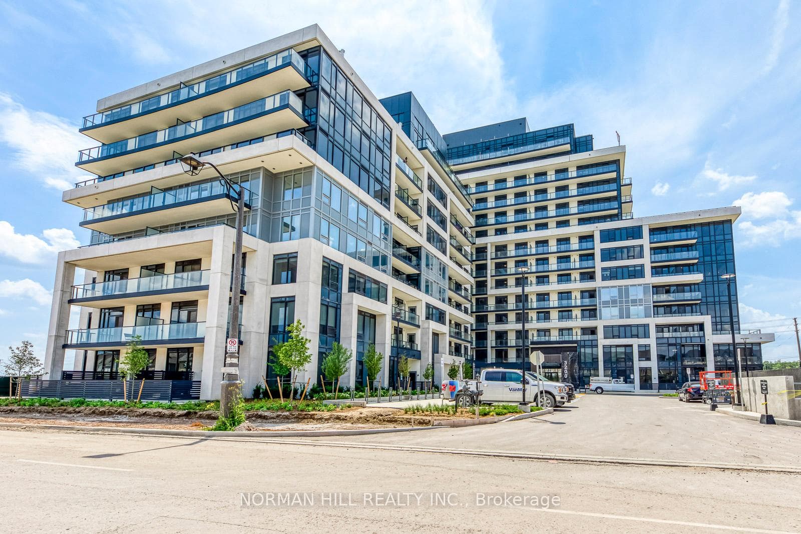 3200 William Coltson Avenue Unit 913, Oakville, ON L6H 7W6 - Photo 1