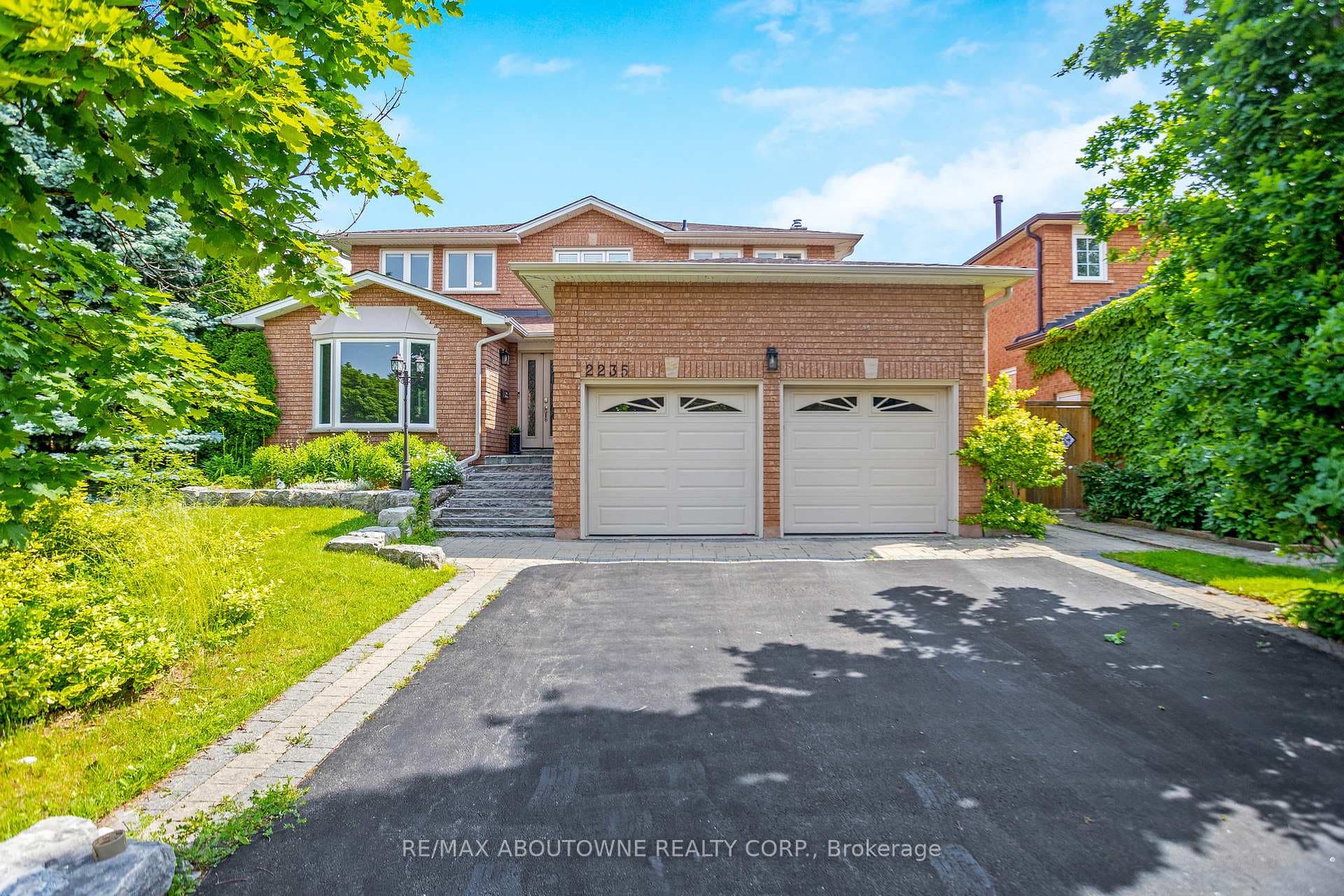 2235 Grenville Drive, Oakville