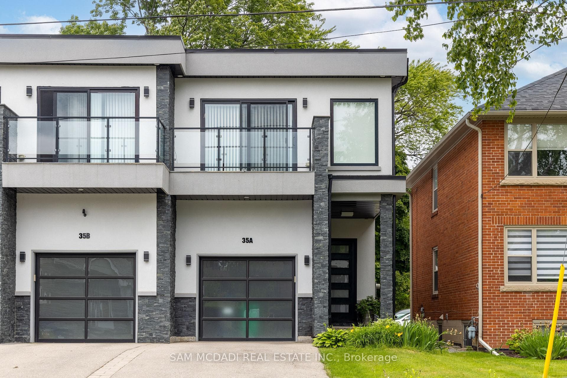 35A Broadview Avenue, Mississauga, ON L5H 2S8 - Photo 1
