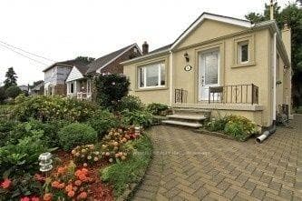 38 Ainsdale Road, Dorset Park / Kennedy Park, ON M1R 3Y8 - Photo 1