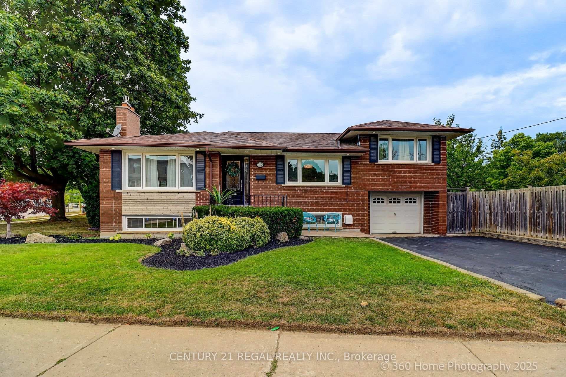 116 Sweeney Drive, Don Mills / Parkwoods / Victoria Village, ON M4A 2J9 - Photo 1