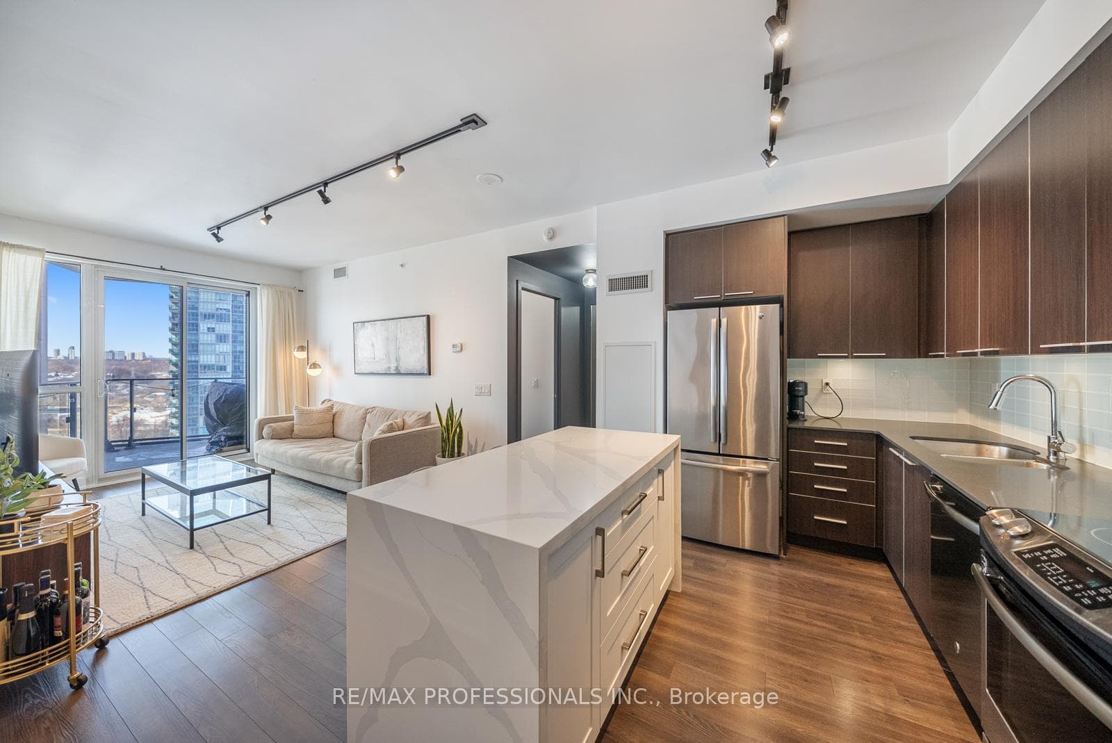 10 Park Lawn Road Unit 1705, Liberty Village / Parkdale / South Parkdale, ON M8Y 3H8 - Photo 1