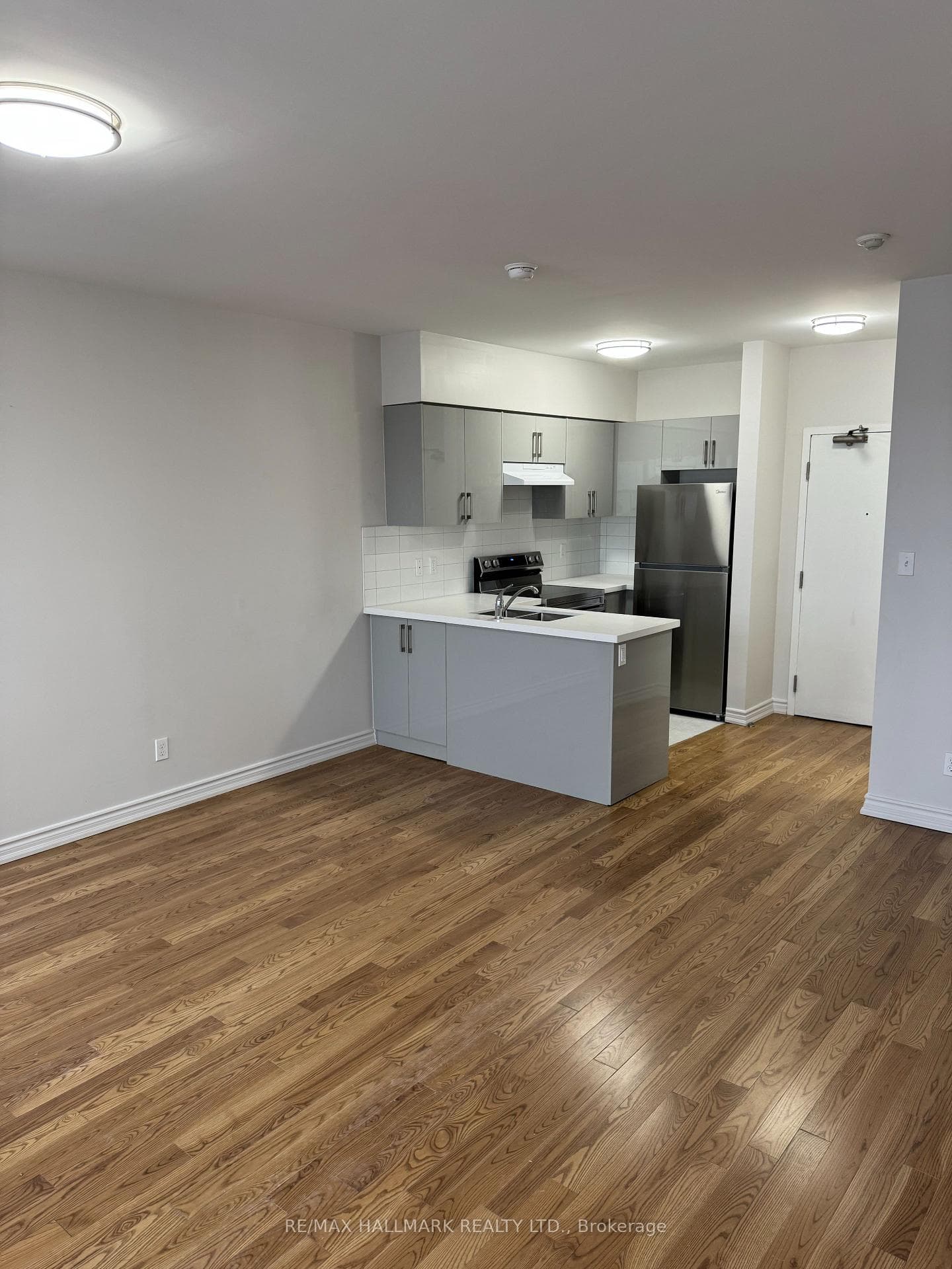 2831 Kingston Road Unit A1, Scarborough Town Centre, ON M1M 1N2 - Photo 1