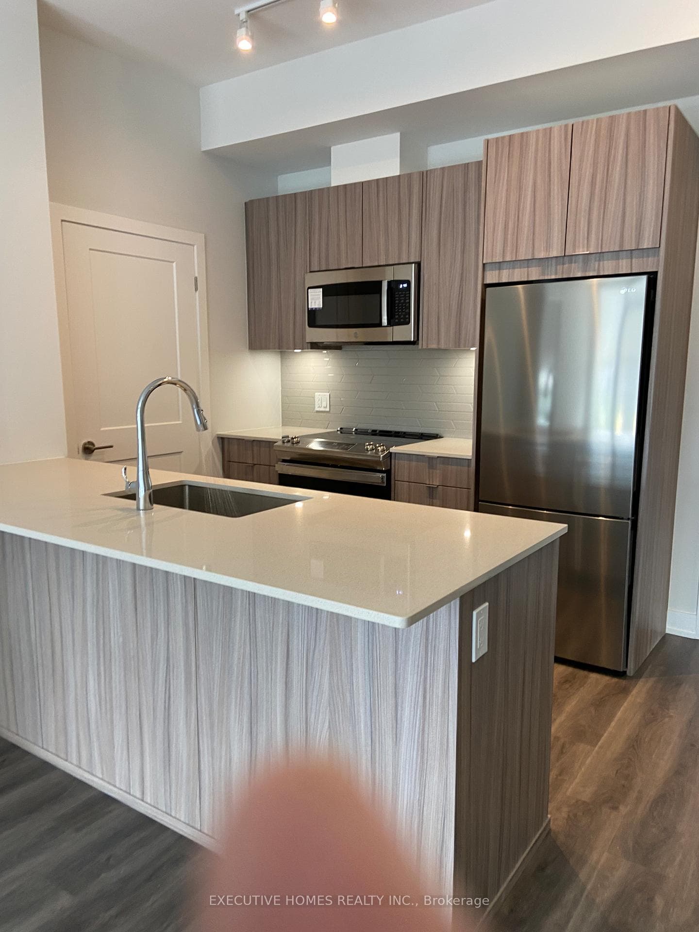 4130 Parkside Village Drive Unit 307, Mississauga, ON L5B 3M8 - Photo 1