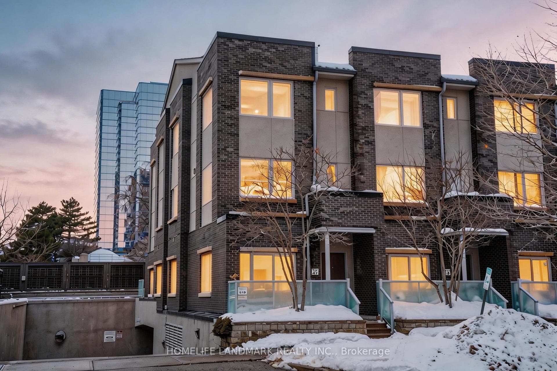 315 Village Green Square Unit Th47, Agincourt / Milliken, ON M1S 0L2 - Photo 1