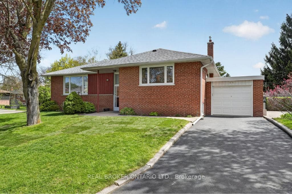 44 Mitre Place, Etobicoke (Kingsview Village / Humber Heights), ON M9R 3C4 - Photo 1