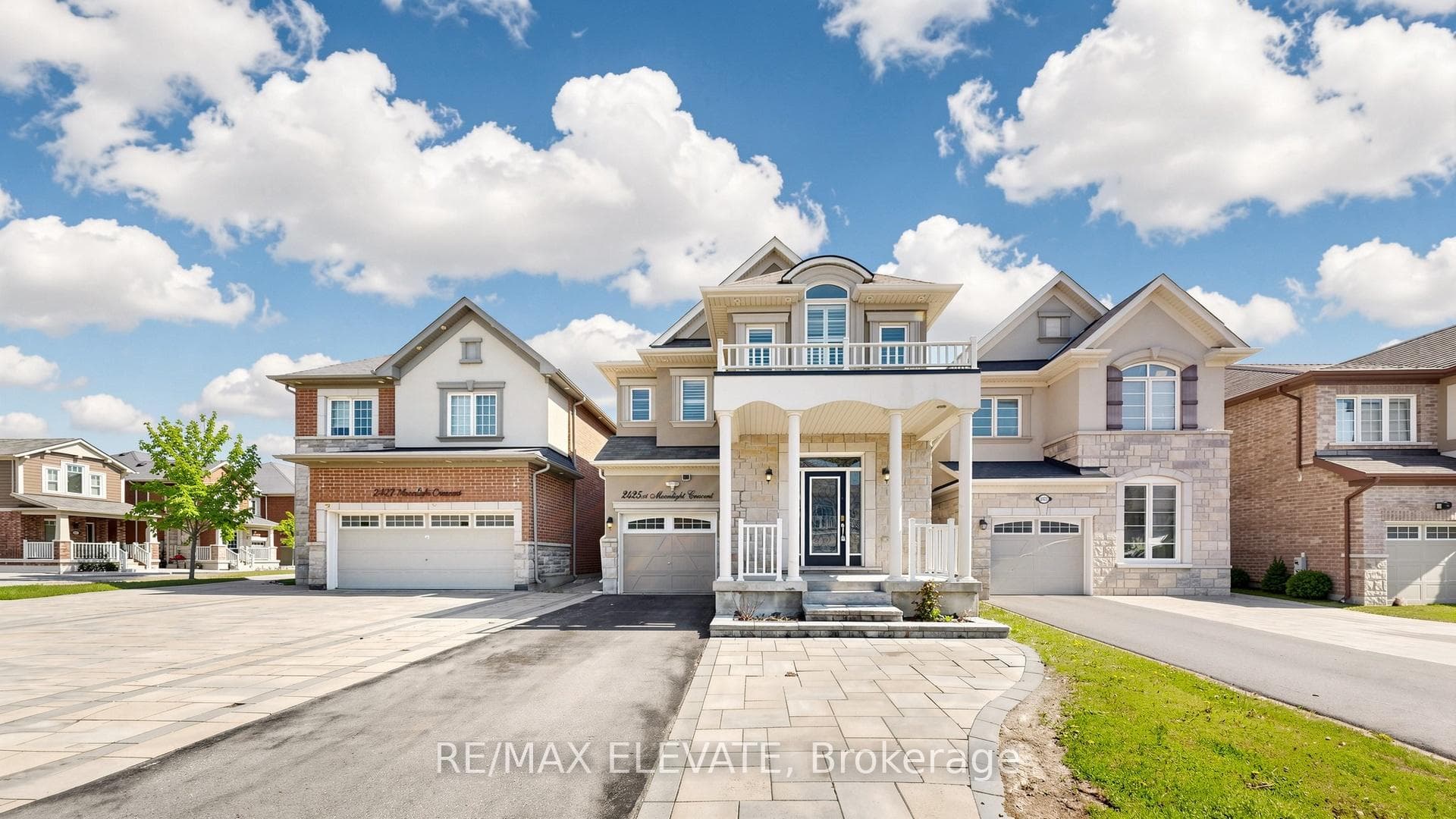 2425 Moonlight Crescent, Pickering