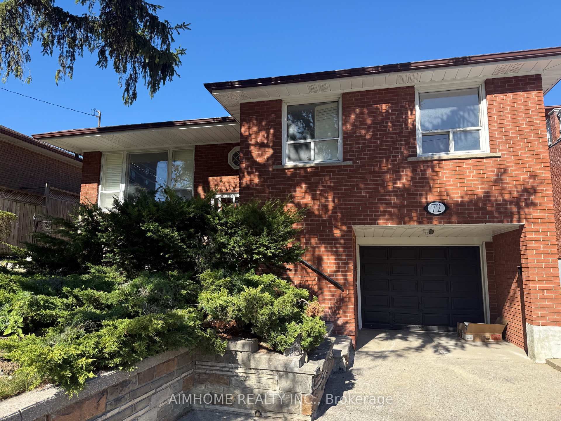 72 La Rose Avenue, Etobicoke (Kingsview Village / Humber Heights), ON M9P 1B1 - Photo 1
