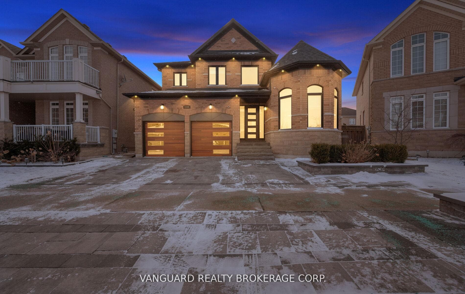 1130 Little Crescent, Milton