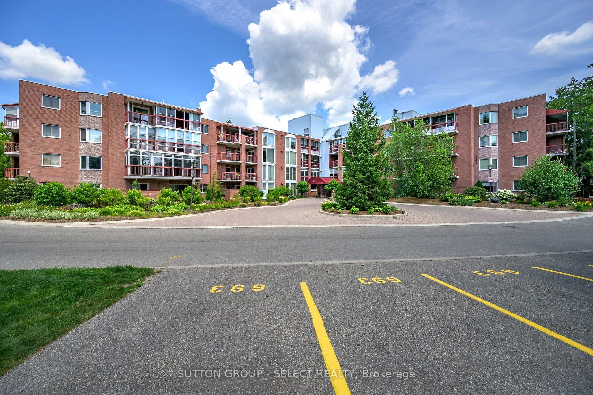693 Windermere Road Unit 304, London North