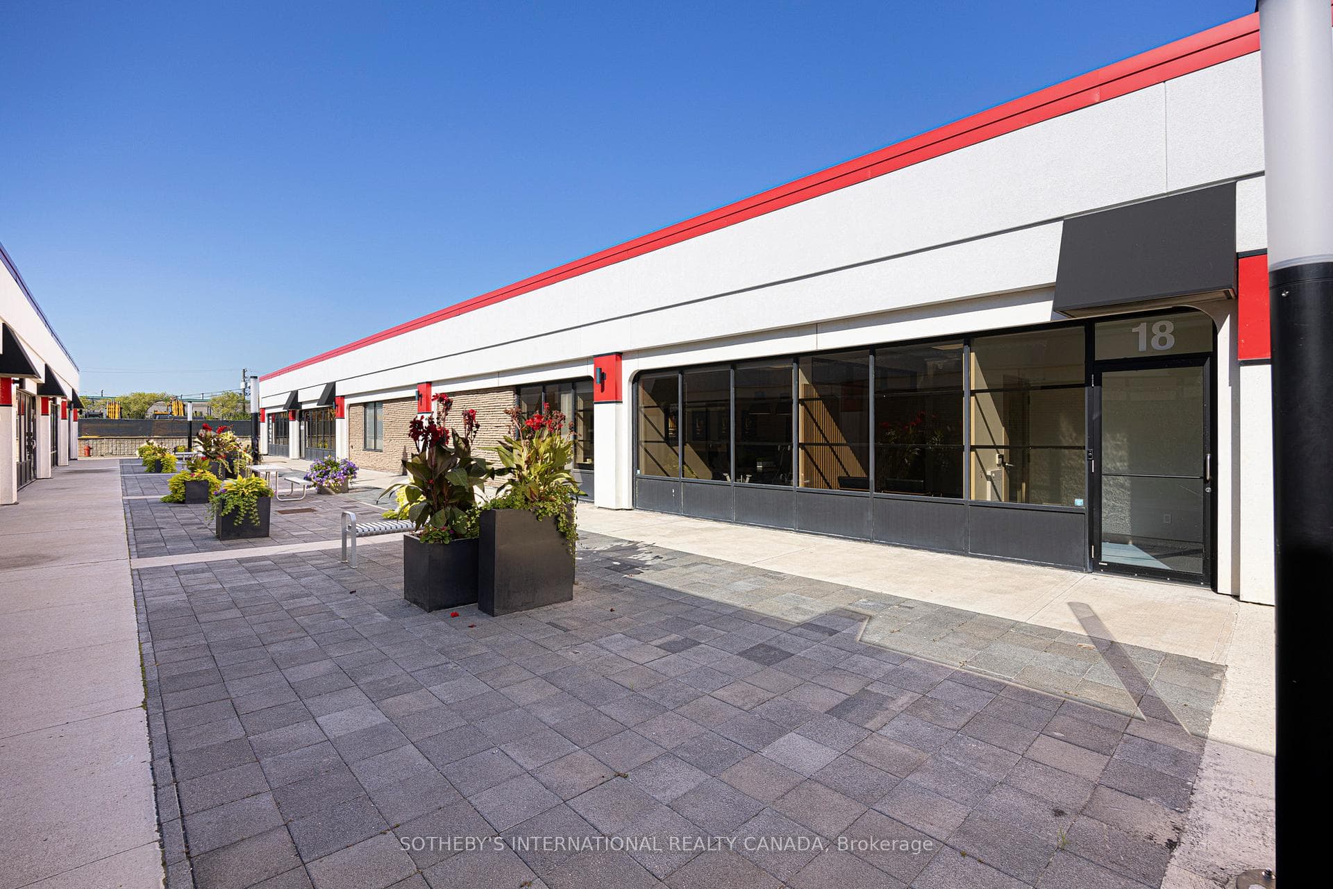 755 Queensway N/A Unit 18-19, Mississauga, ON L4Y 4C5 - Photo 1