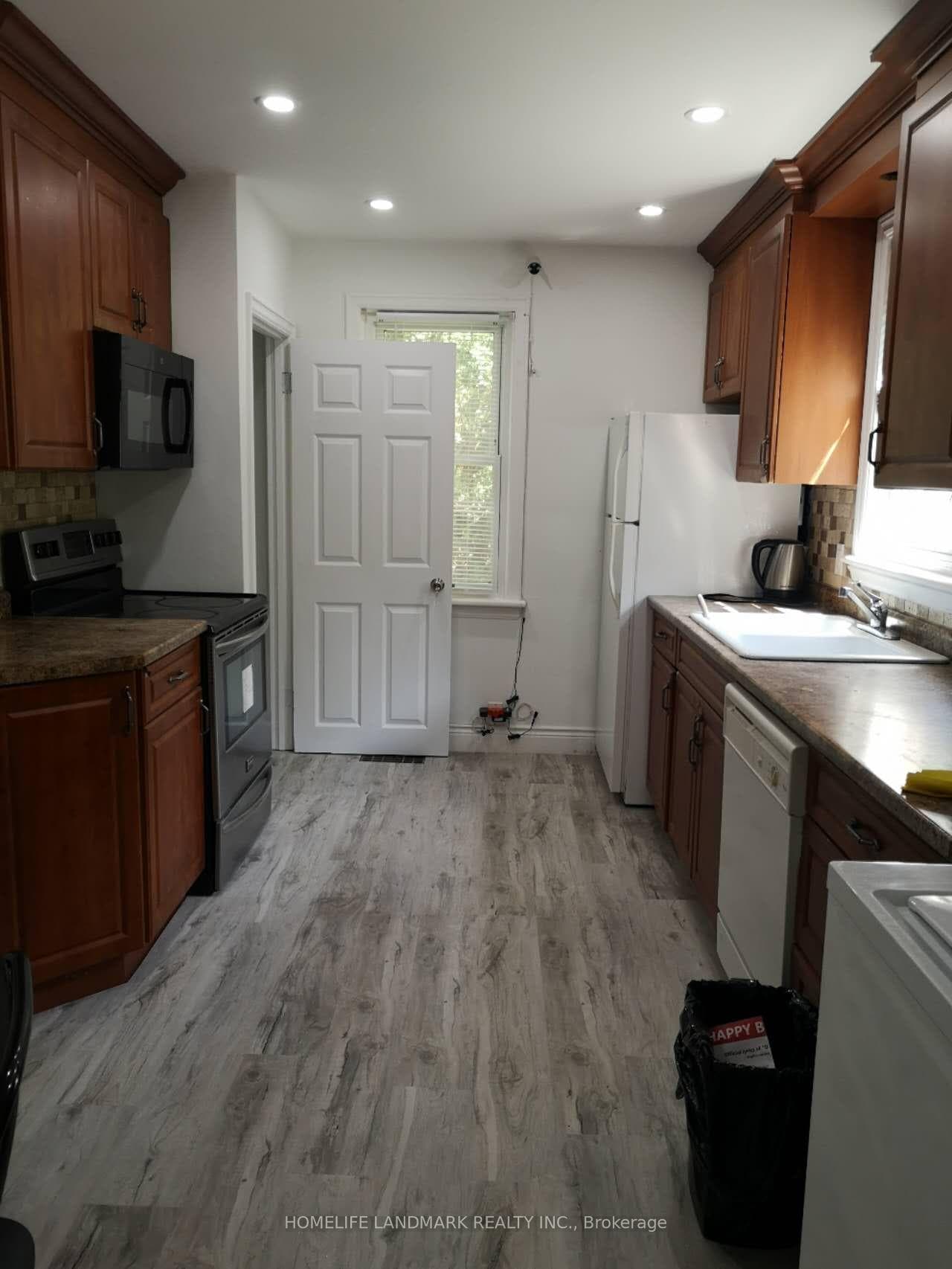 20 Ainslie Avenue, Hamilton, ON L8S 2J3 - Photo 1