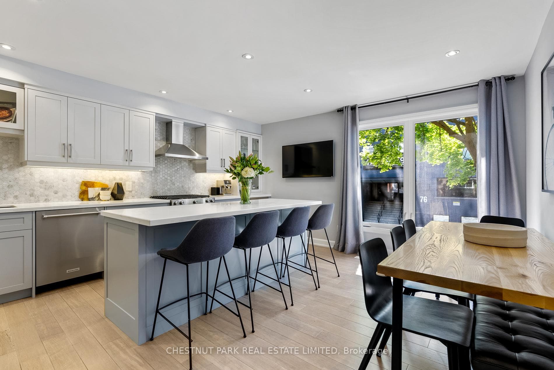 77 Stafford Street, Toronto C01