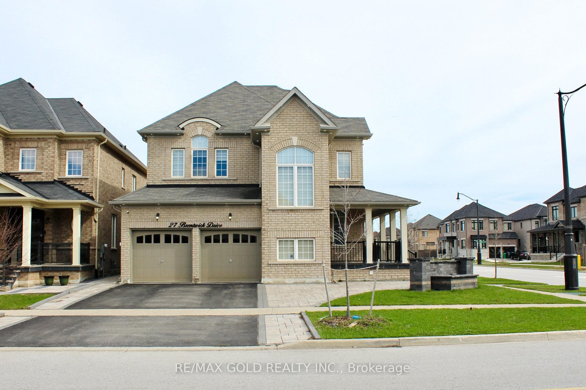27 Brentwick Drive, Brampton, ON L6X 5G1 - Photo 1
