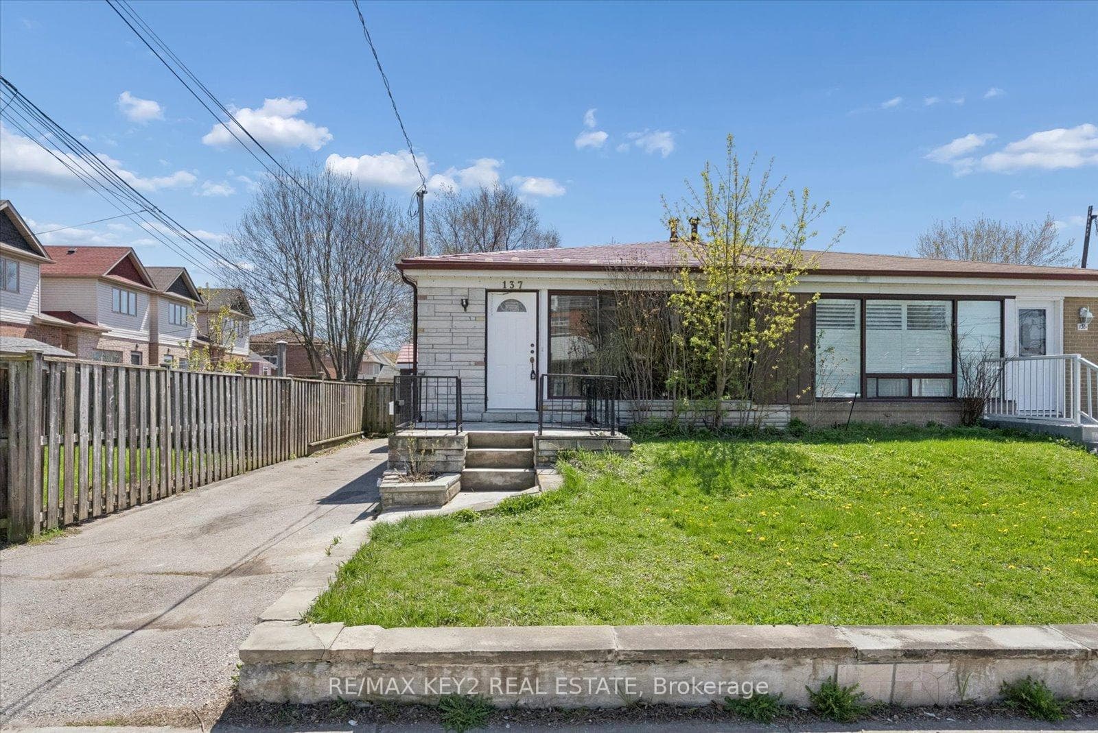137 Newlands Avenue, Toronto E04