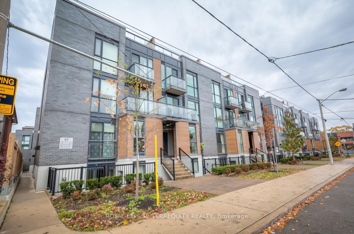 47 Macaulay Avenue Unit 401, Bloor West Village / Swansea, ON M6P 3P5 - Photo 1