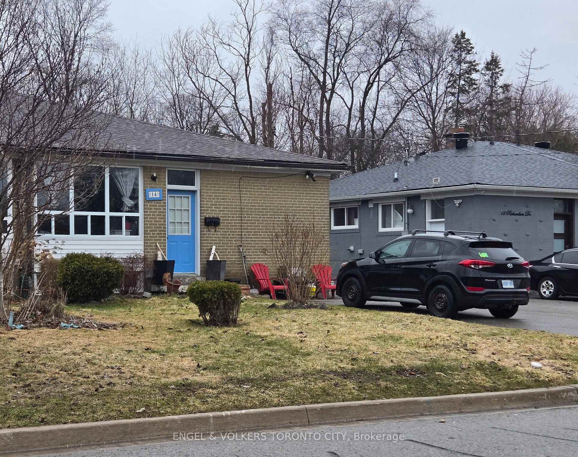 14 Richardson Drive Unit B, Aurora, ON L4G 1Z1 - Photo 1