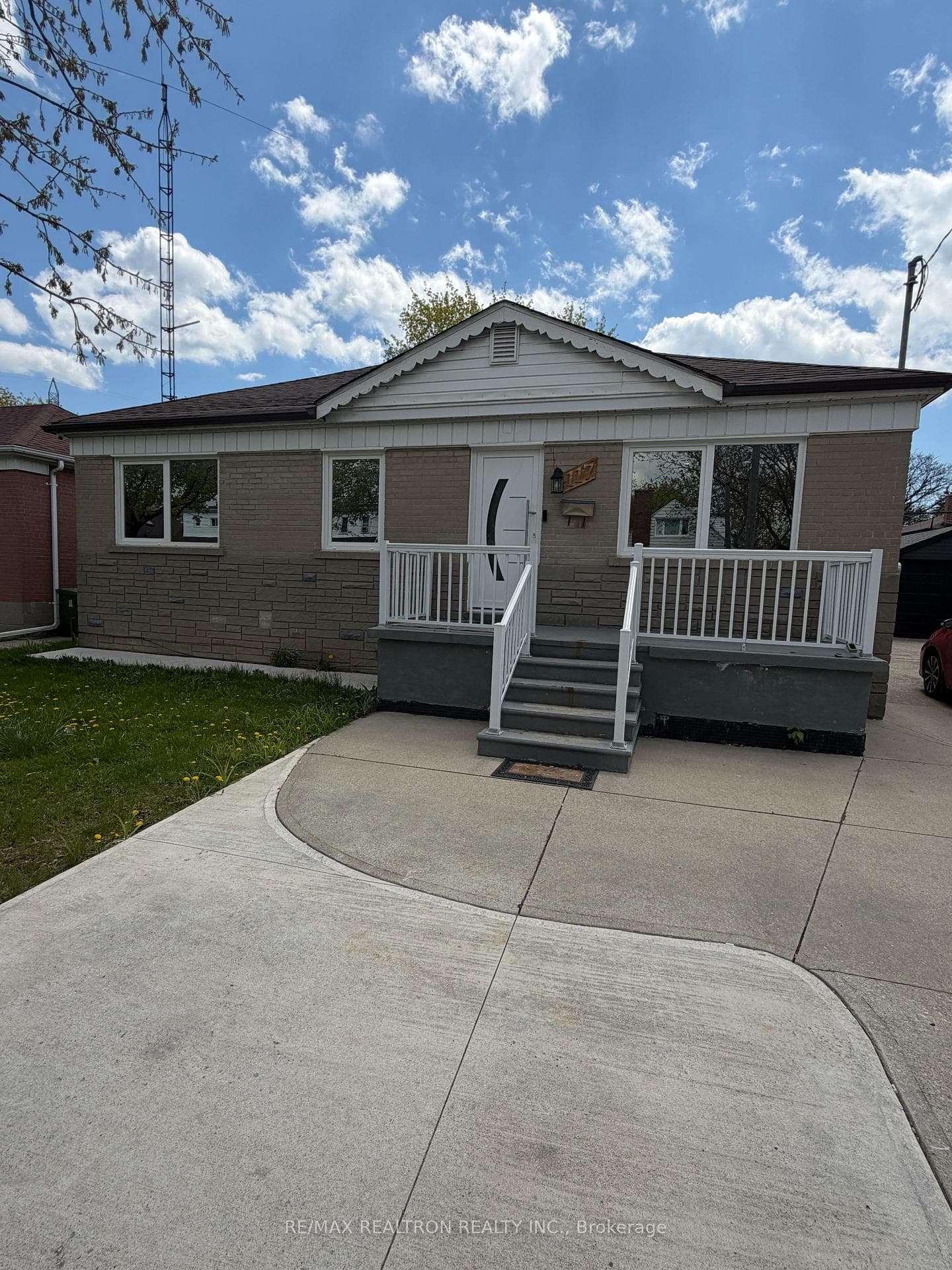 117 Main Redwater Redwater Drive, Etobicoke (West Mall / Rexdale), ON M9W 2A3 - Photo 1