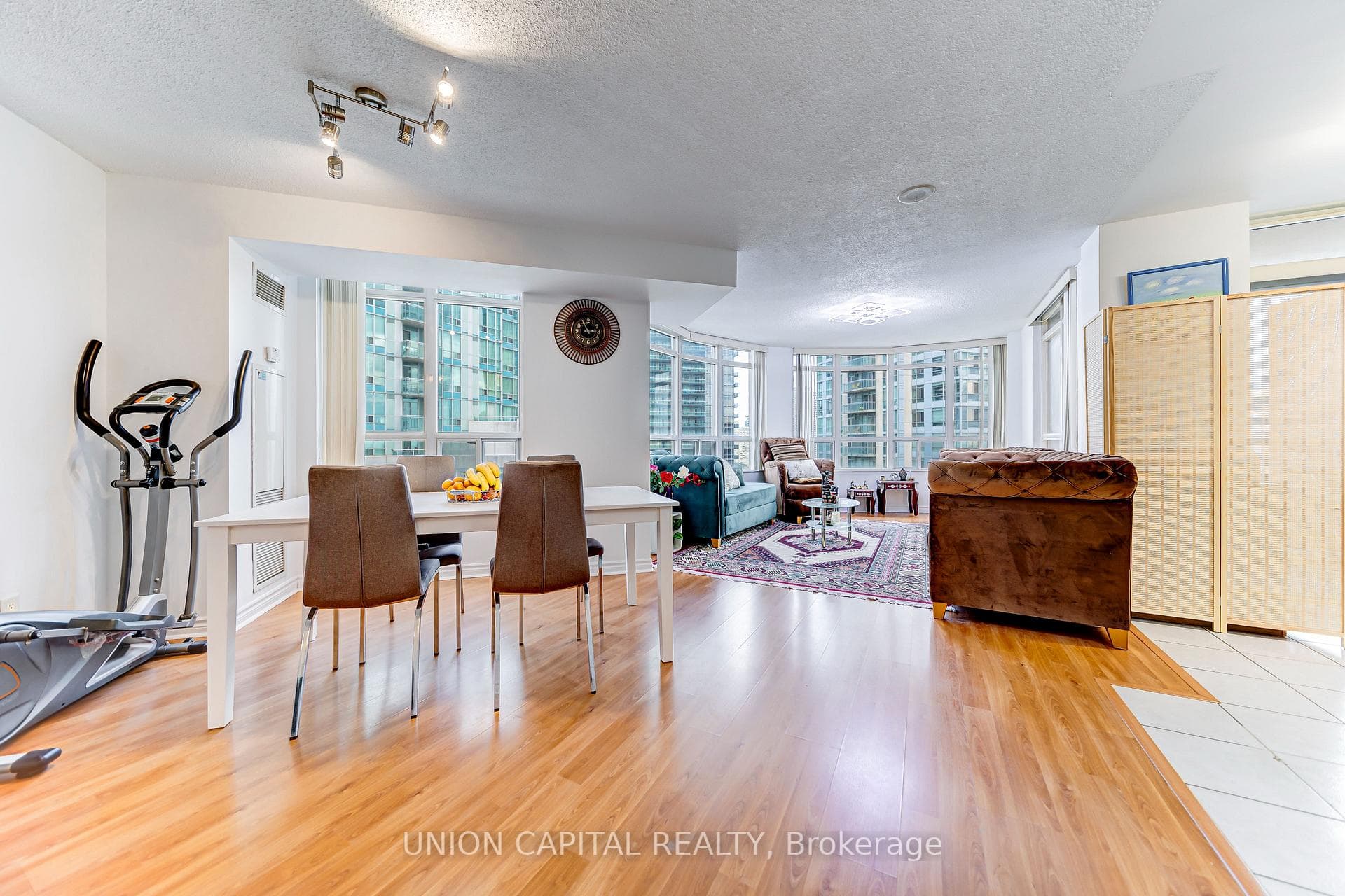 3888 Duke Of York Boulevard Unit 1225, Mississauga, ON L5B 4P5 - Photo 1