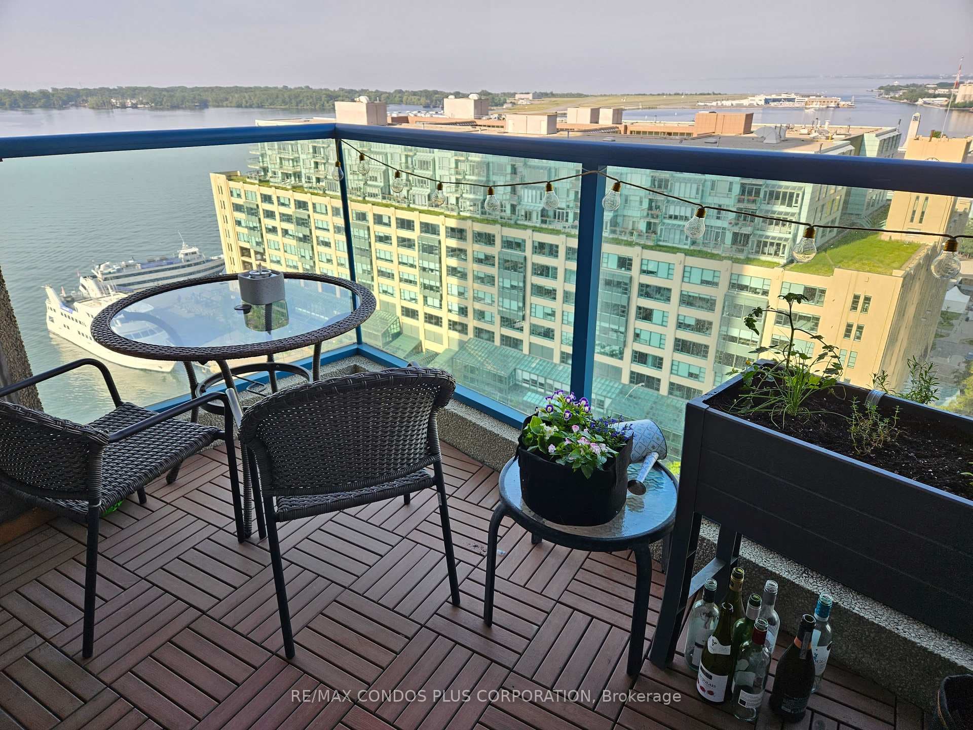 77 HARBOUR Square Unit 2010, Downtown Toronto / Waterfront, ON M5J 2S2 - Photo 1