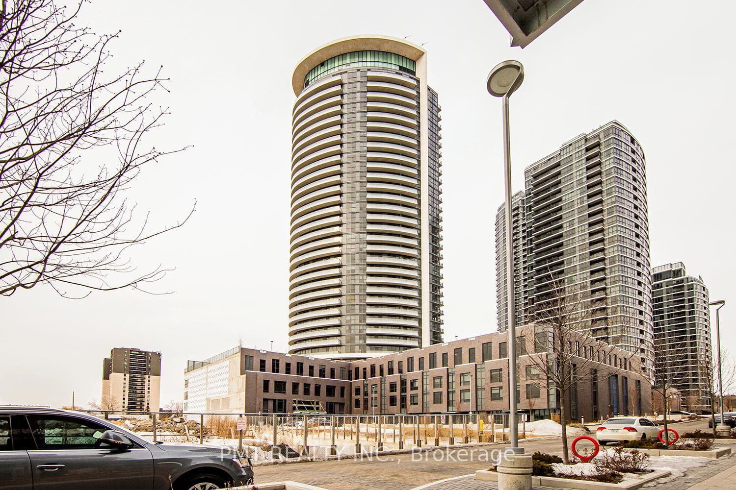 30 Gibbs Road Unit 2001, Etobicoke (Islington / Rexdale), ON M9B 0E4 - Photo 1